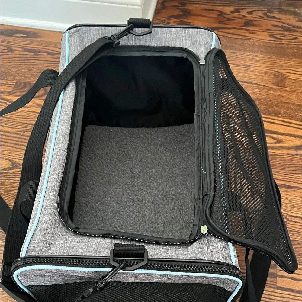 Gray Pet Carrier for Dogs
